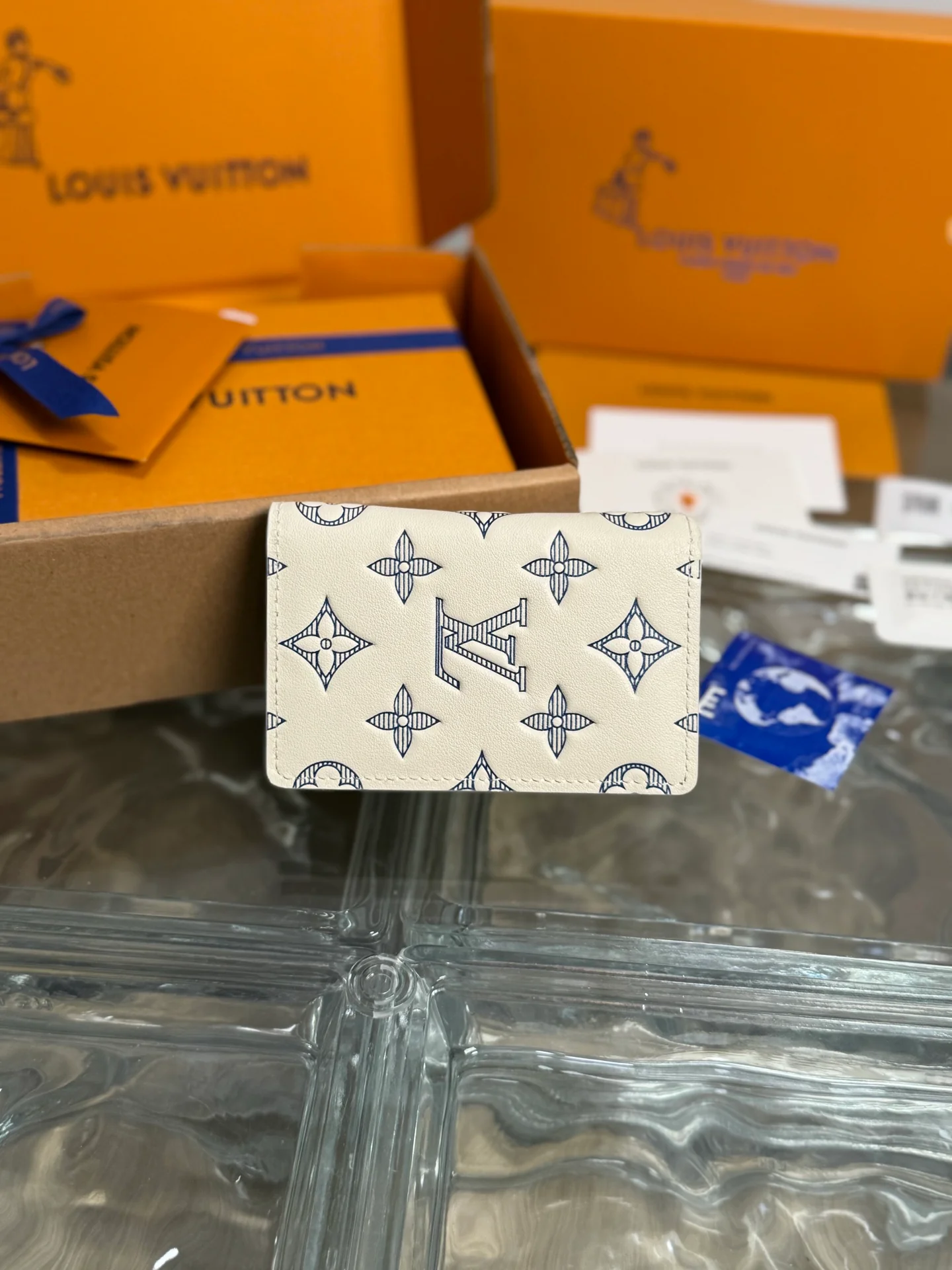 Кошелек LV-m83377-monogram-shadow Pocket Wallet-white