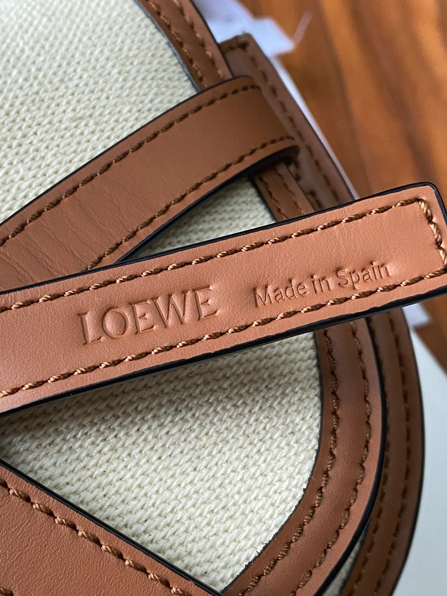 Loewe-gate-mini-21x12-5x9-5-cm-17