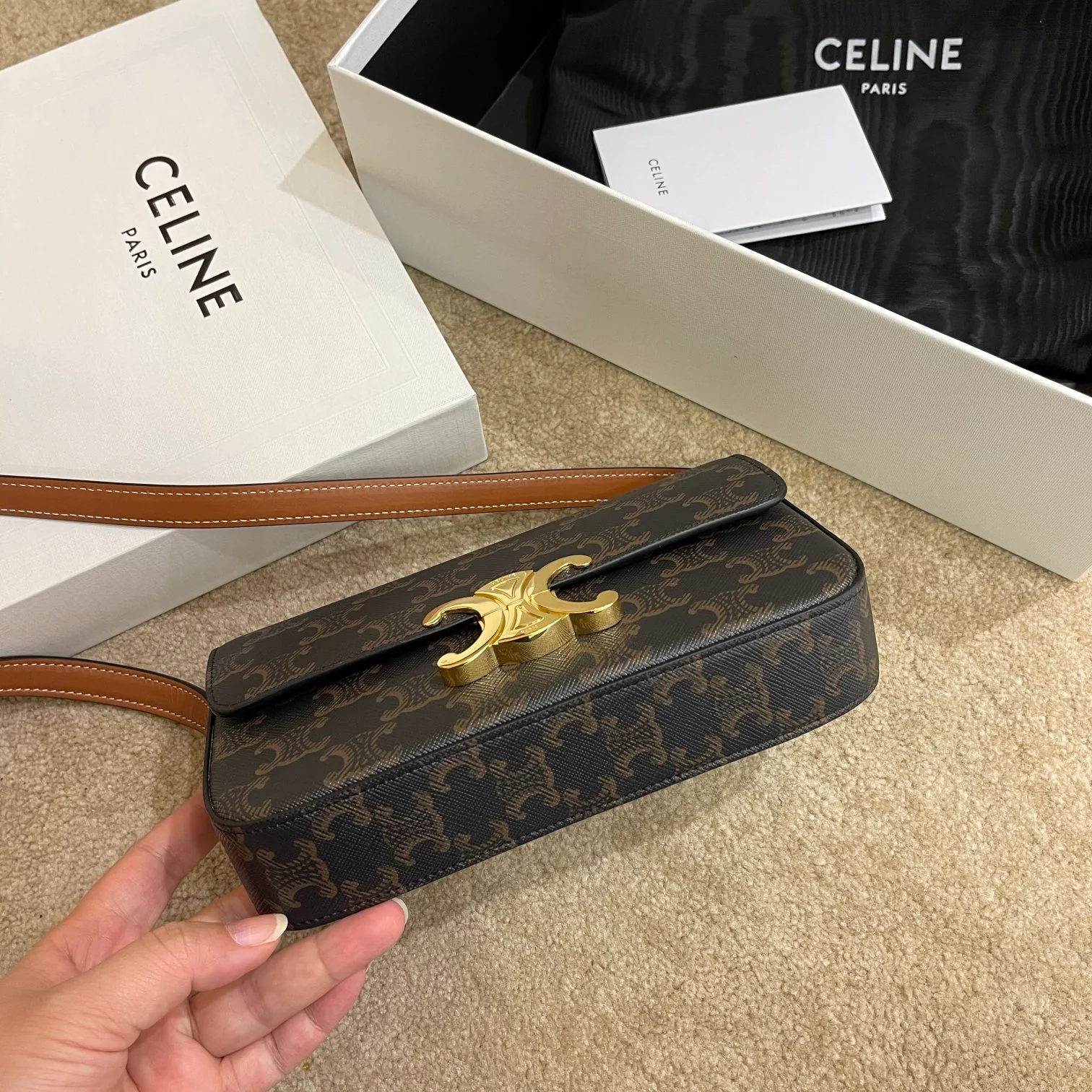 Сумка под мышку с монограммой Celine Triomphe