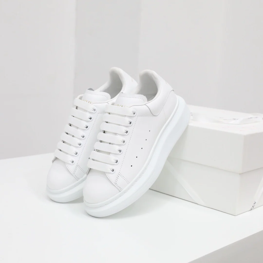McQueen - Классические белые кроссовки - Полностью белые