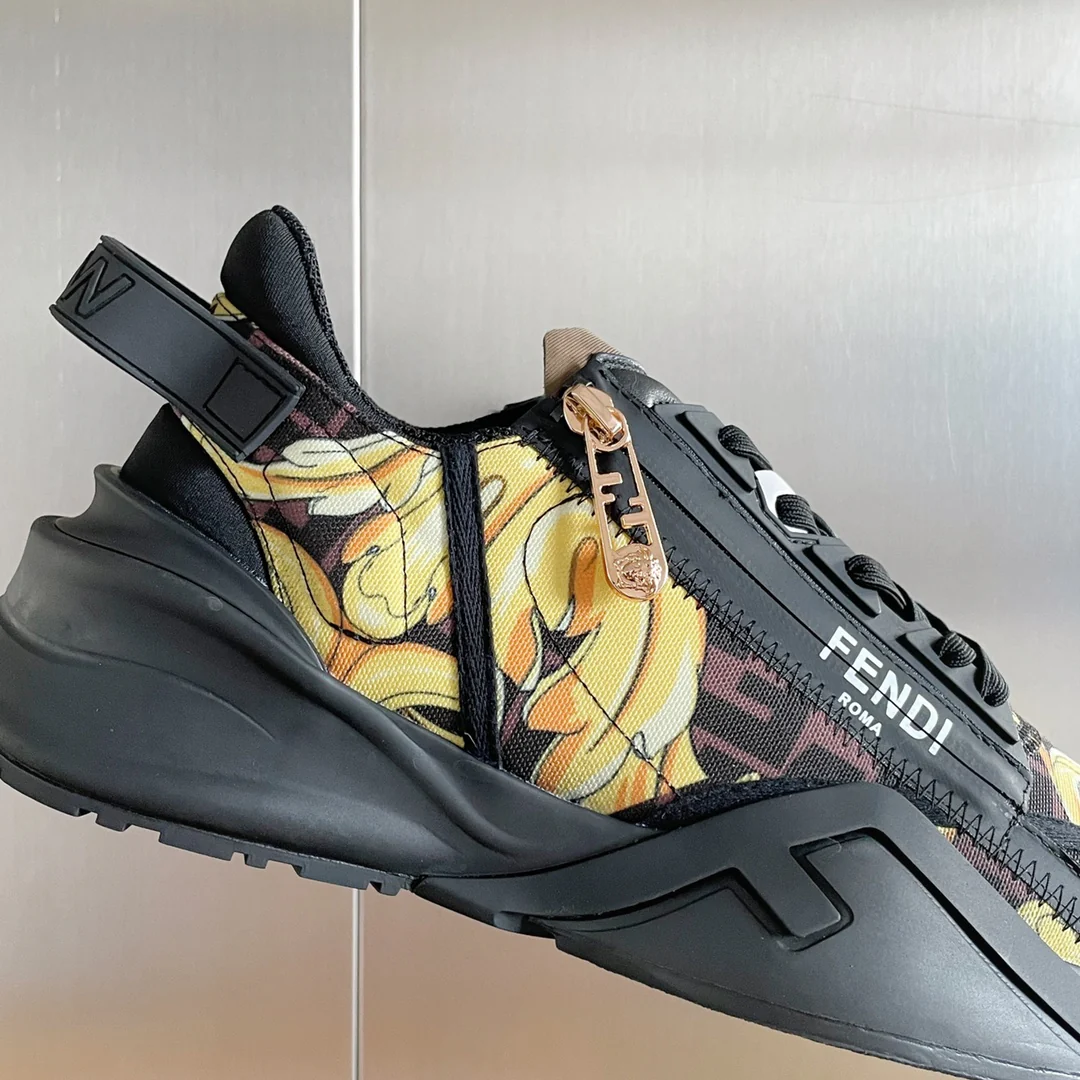 Fendi - Кроссовки и повседневная одежда - Модель сотрудничества