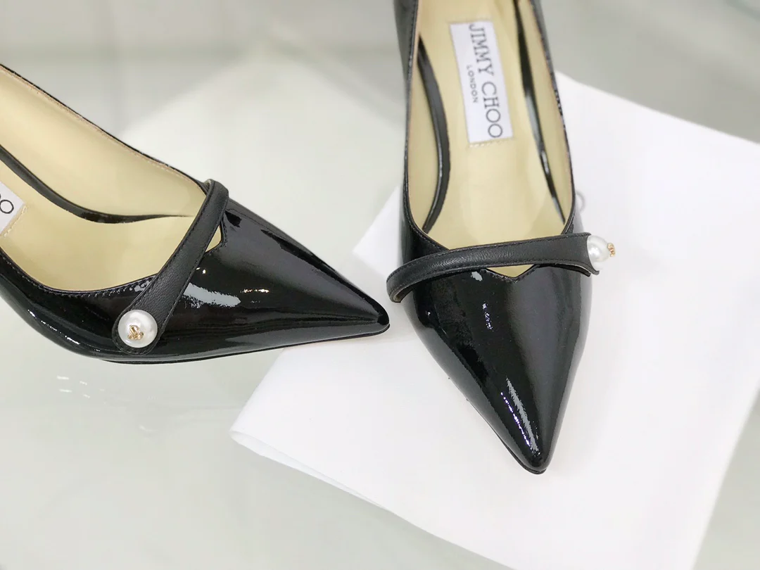 Туфли на высоком каблуке с острым носком и пряжкой от Jimmy Pearl