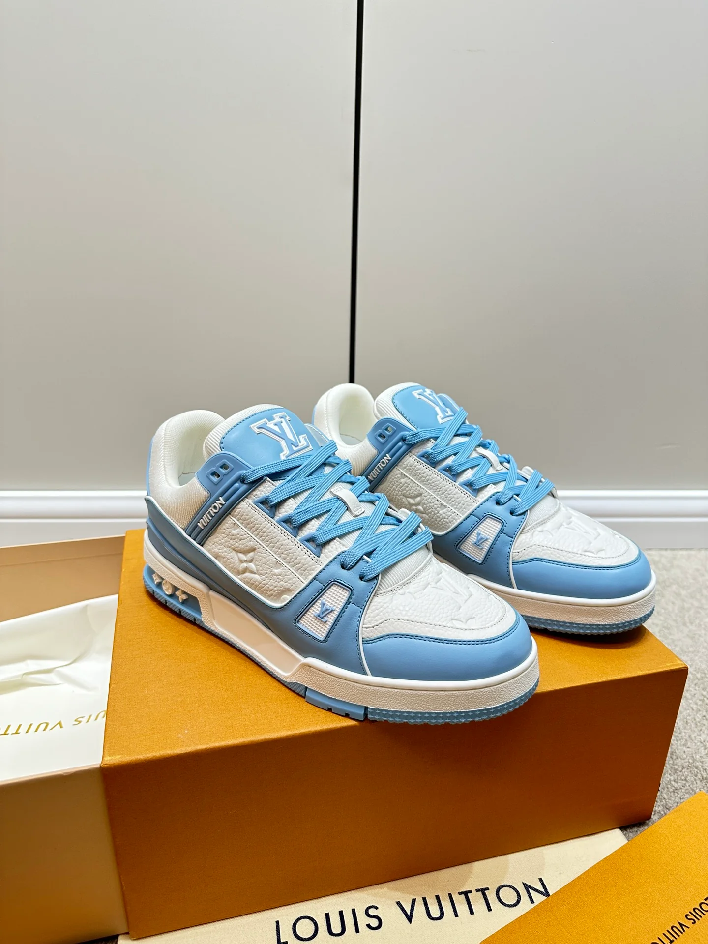 Кроссовки LV Trainer - бело-синие