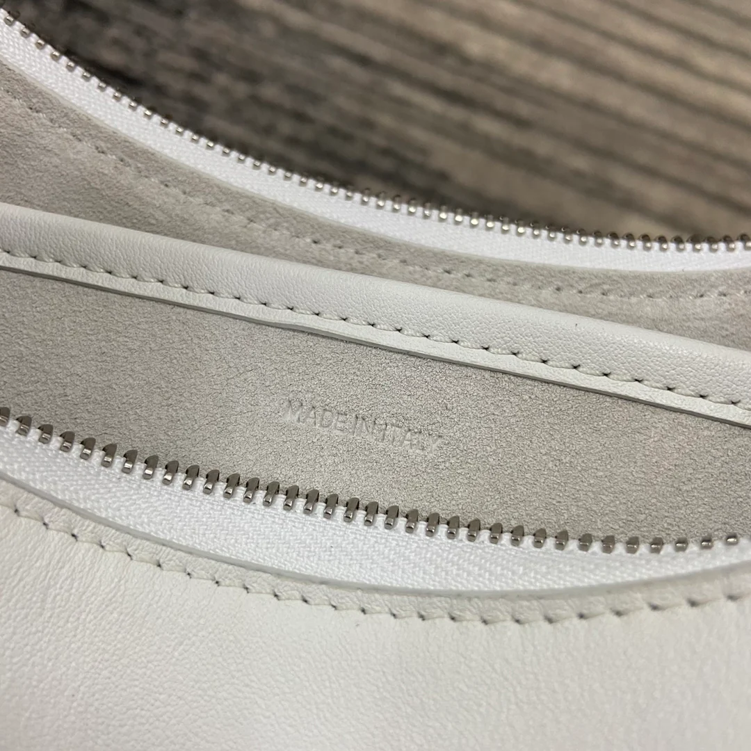 celine-ava сумка подмышки-1