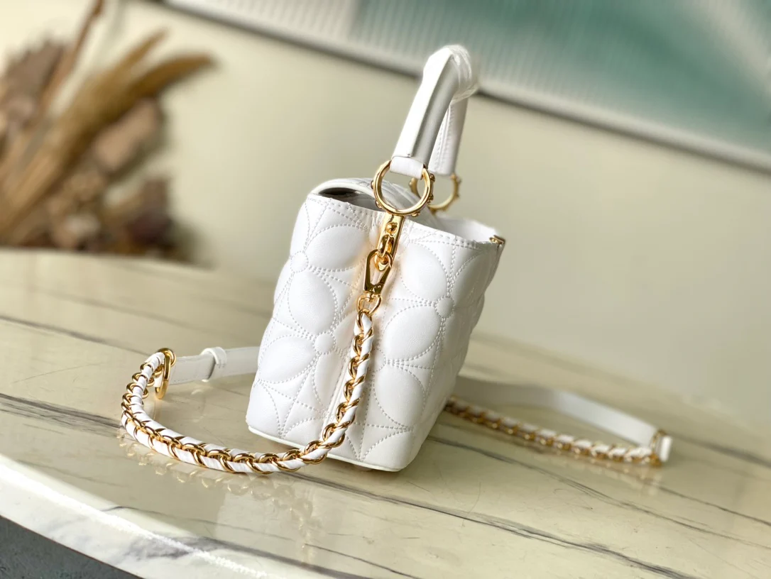 Миниатюрная белая сумка LV с цепочкой в ??виде четырехлистного клевера - белая
