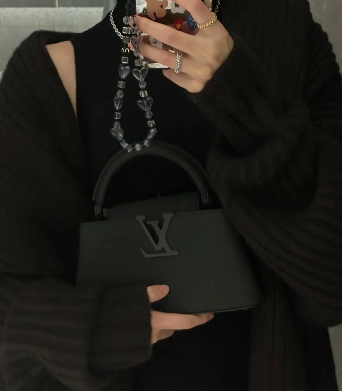 m23955-LV-capucines Сумка/кроссбоди Black Knight - Черная мини-сумка