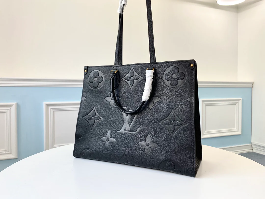 m44576-LV-onthego-Handbag-Black