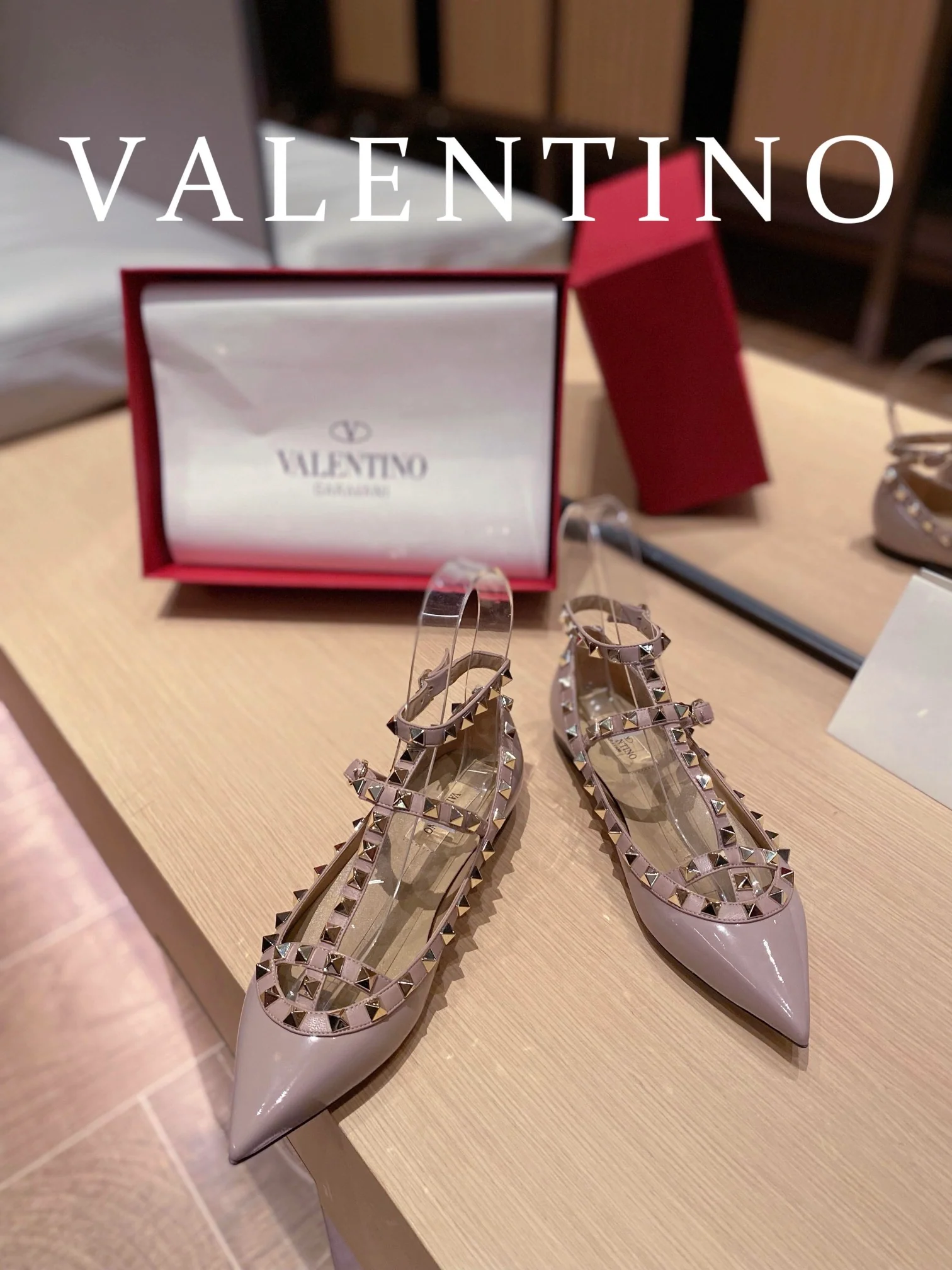 Valentino - Балетки с острым носком и стразами