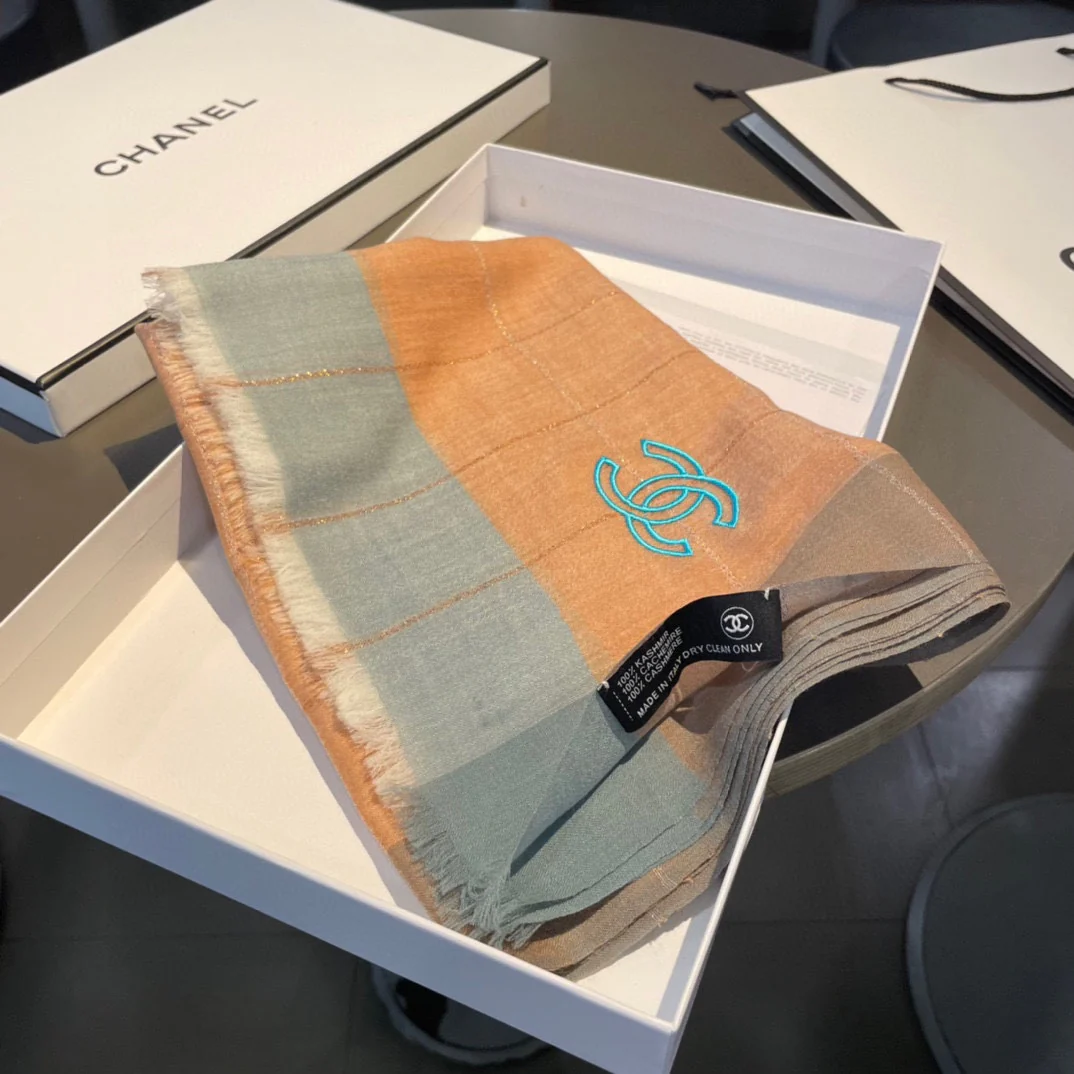 Chanel - Легкий шарф в клетку с золотой нитью - 90-210 см - Высококачественный австралийский импортный чистый кашемир