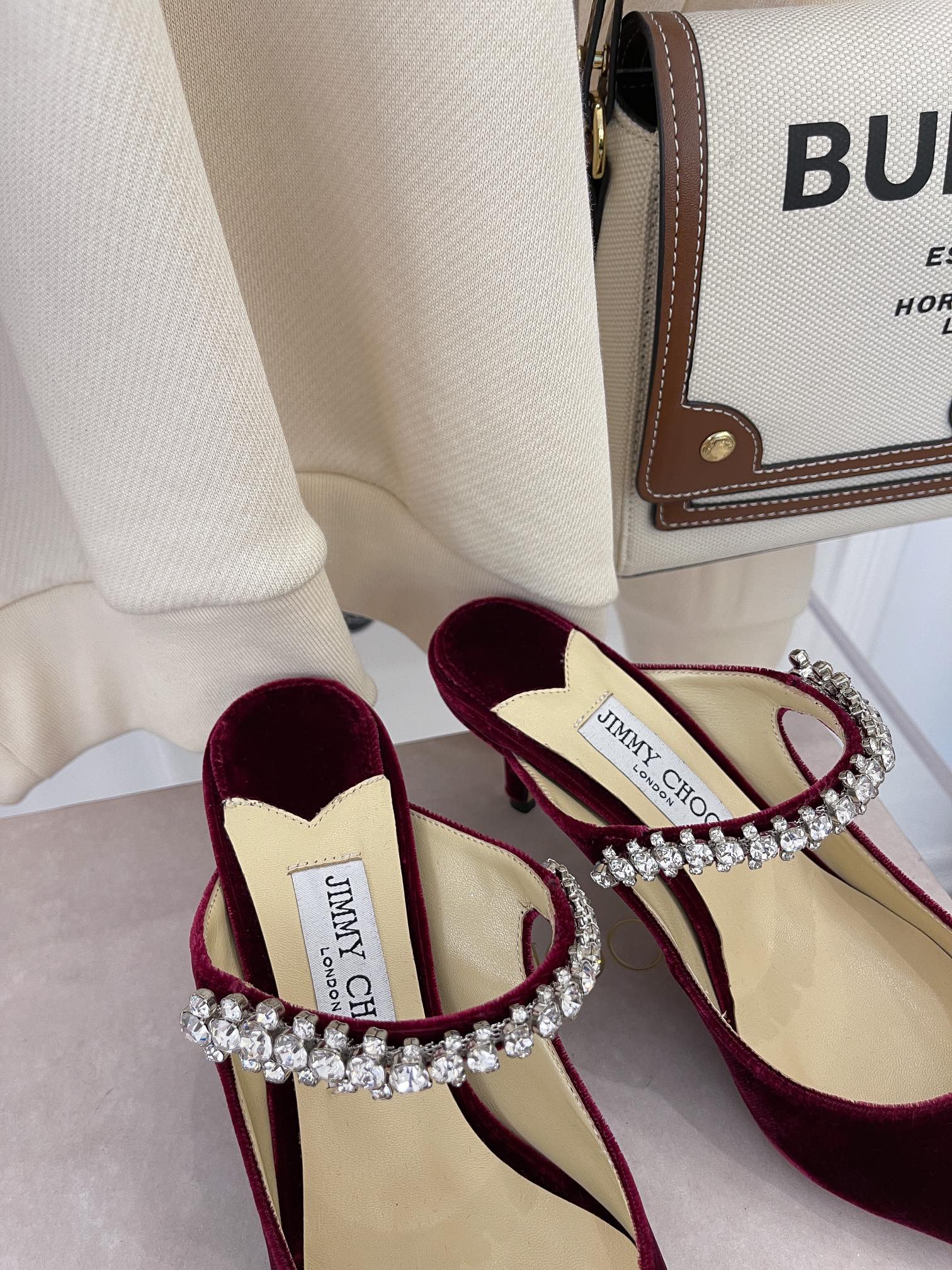 Сандалии на низком каблуке Jimmy Crystal Chain