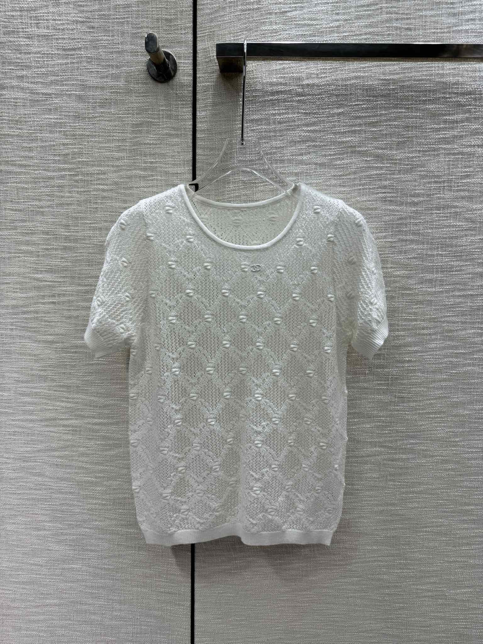 Chanel 2403 - Трикотажное платье с коротким рукавом и ромбовидным узором - Белое