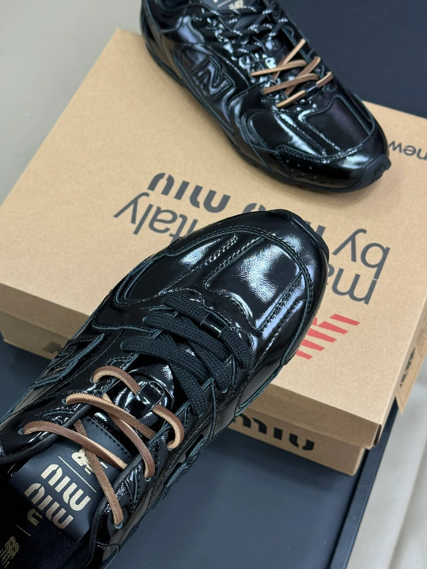 Miu Miu - Маленькие кожаные туфельки 2024 года - Лакированные черные