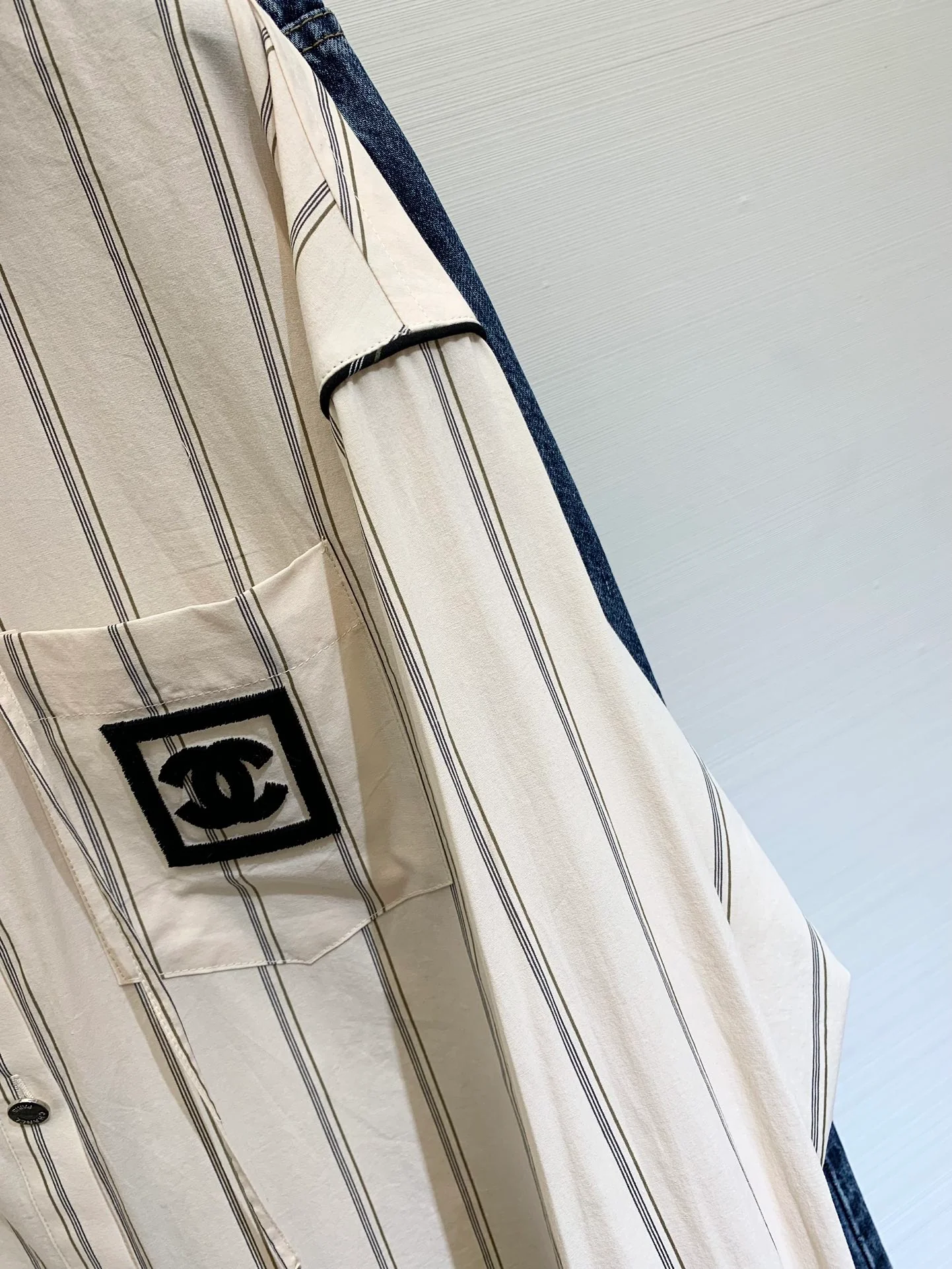 Новая полосатая толстовка с капюшоном Chanel 2403 Весна/Лето - белая