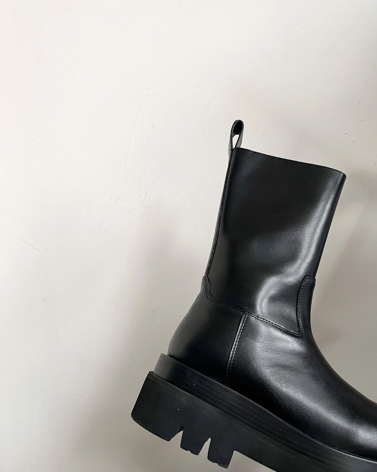 Новинка осенне-зимней коллекции BV - Ботильоны на молнии - Черные