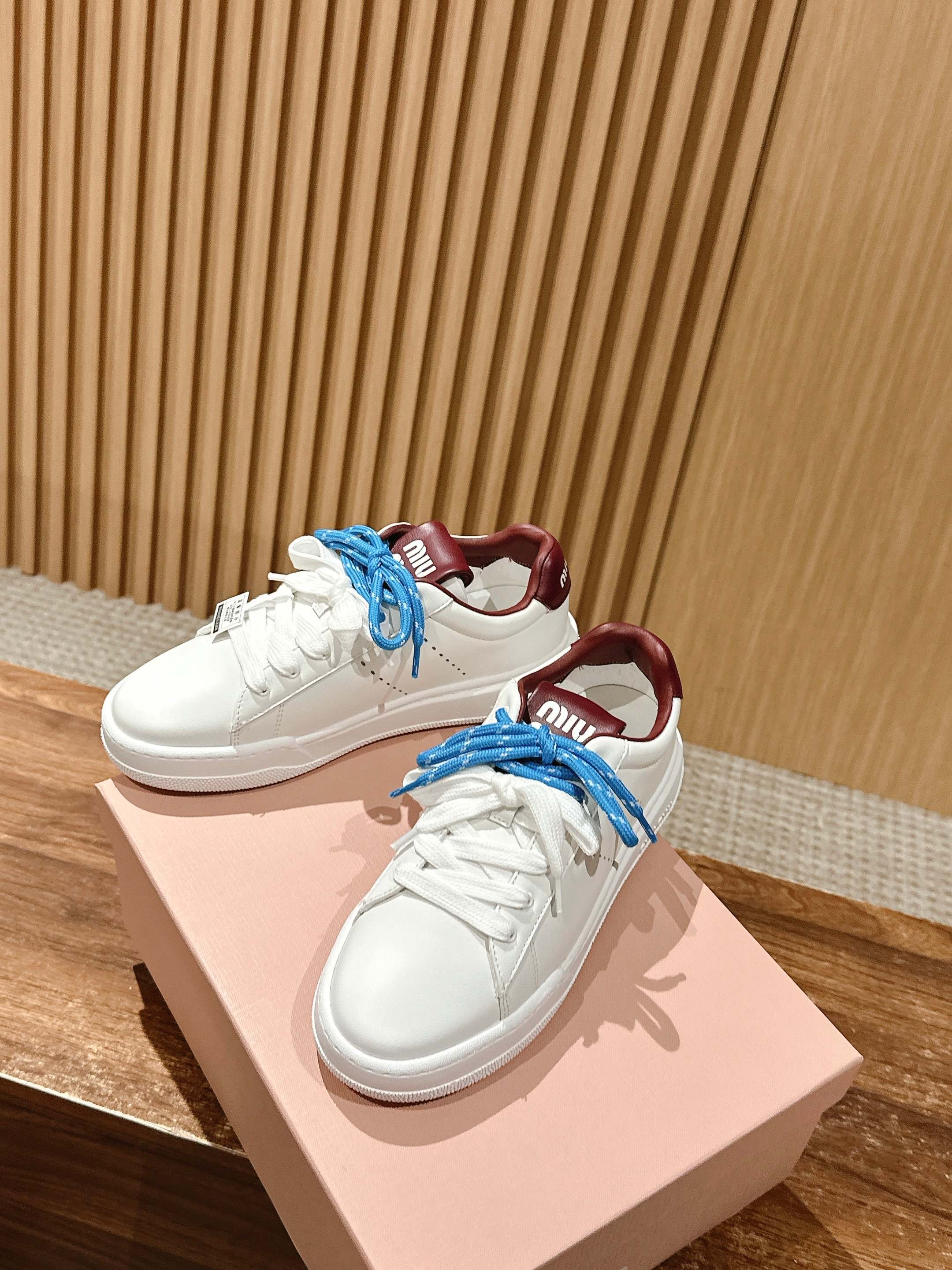 Повседневные кроссовки Miu Miu на шнуровке - синие