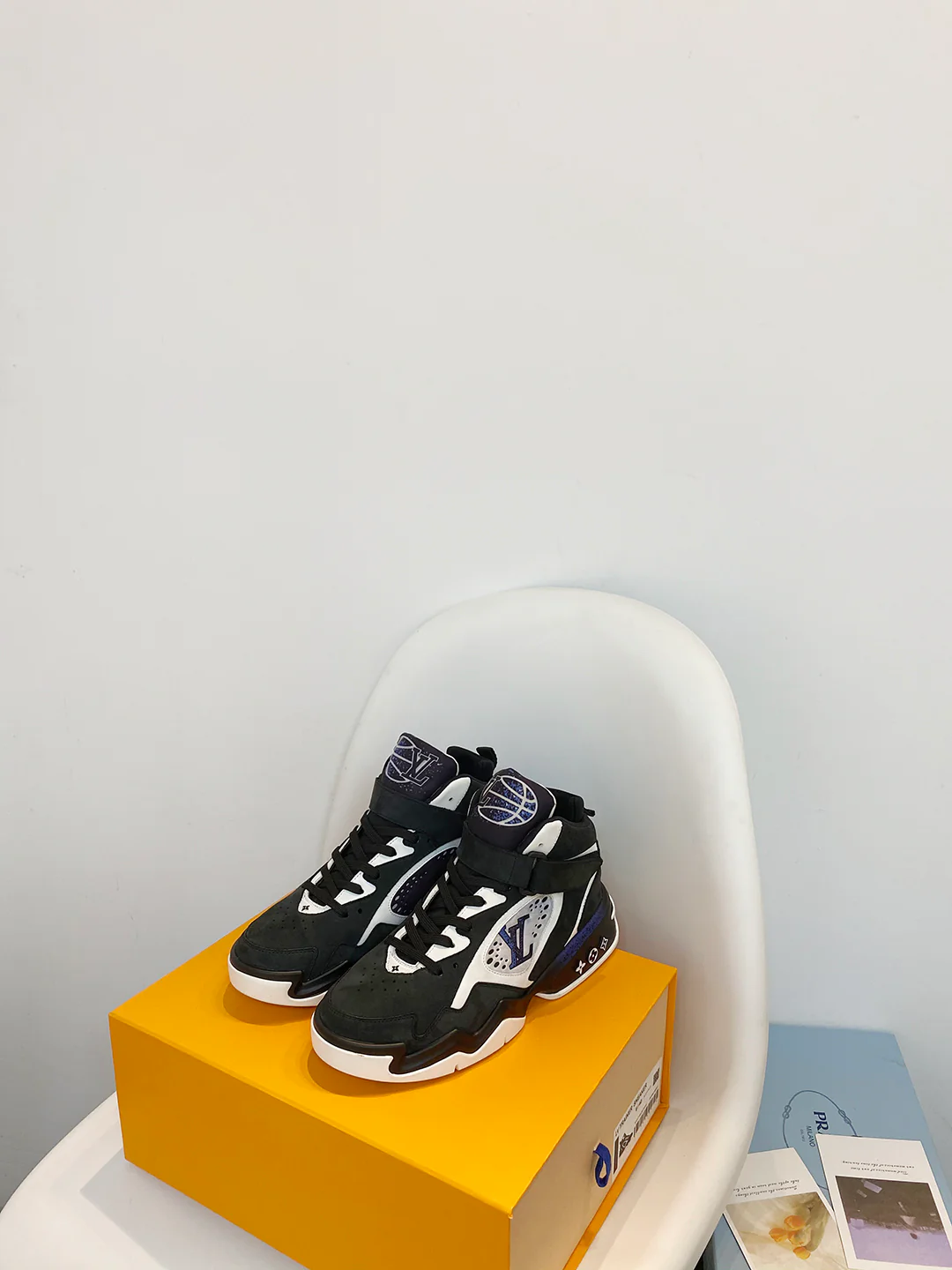 LV-trainer2-basketball shoes-black