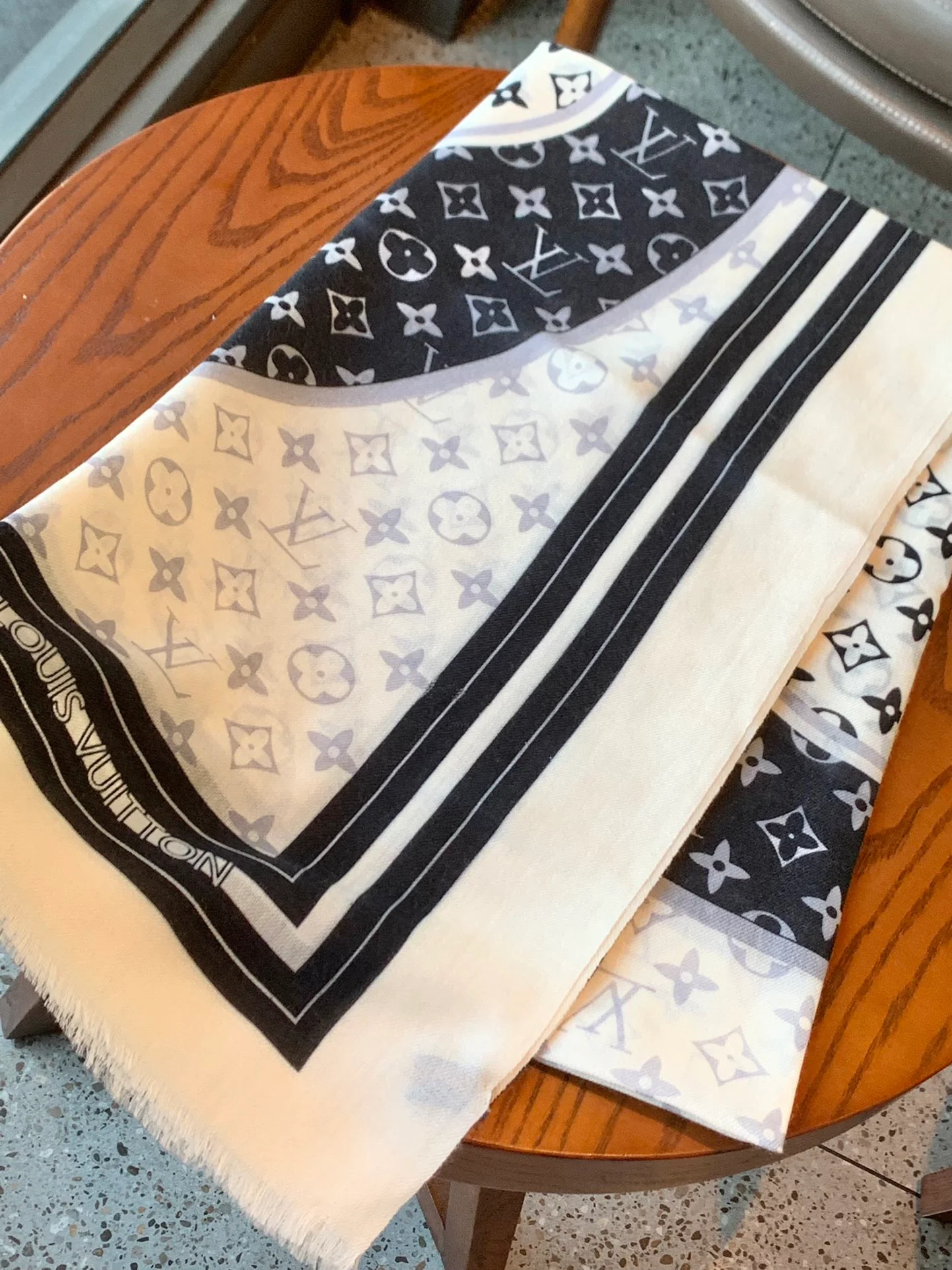 Длинный кашемировый шарф LV - 100-200 см - белый