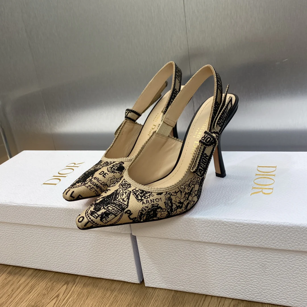 Новинка сезона весна/лето 2023 — Босоножки на высоком каблуке с открытыми ремешками — высота каблука 9-5 см.