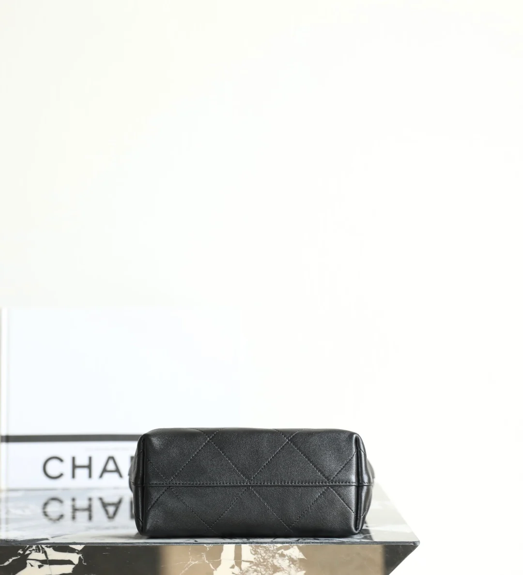 Сумка-хобо Chanel 25p Small Hippie Bag - черная