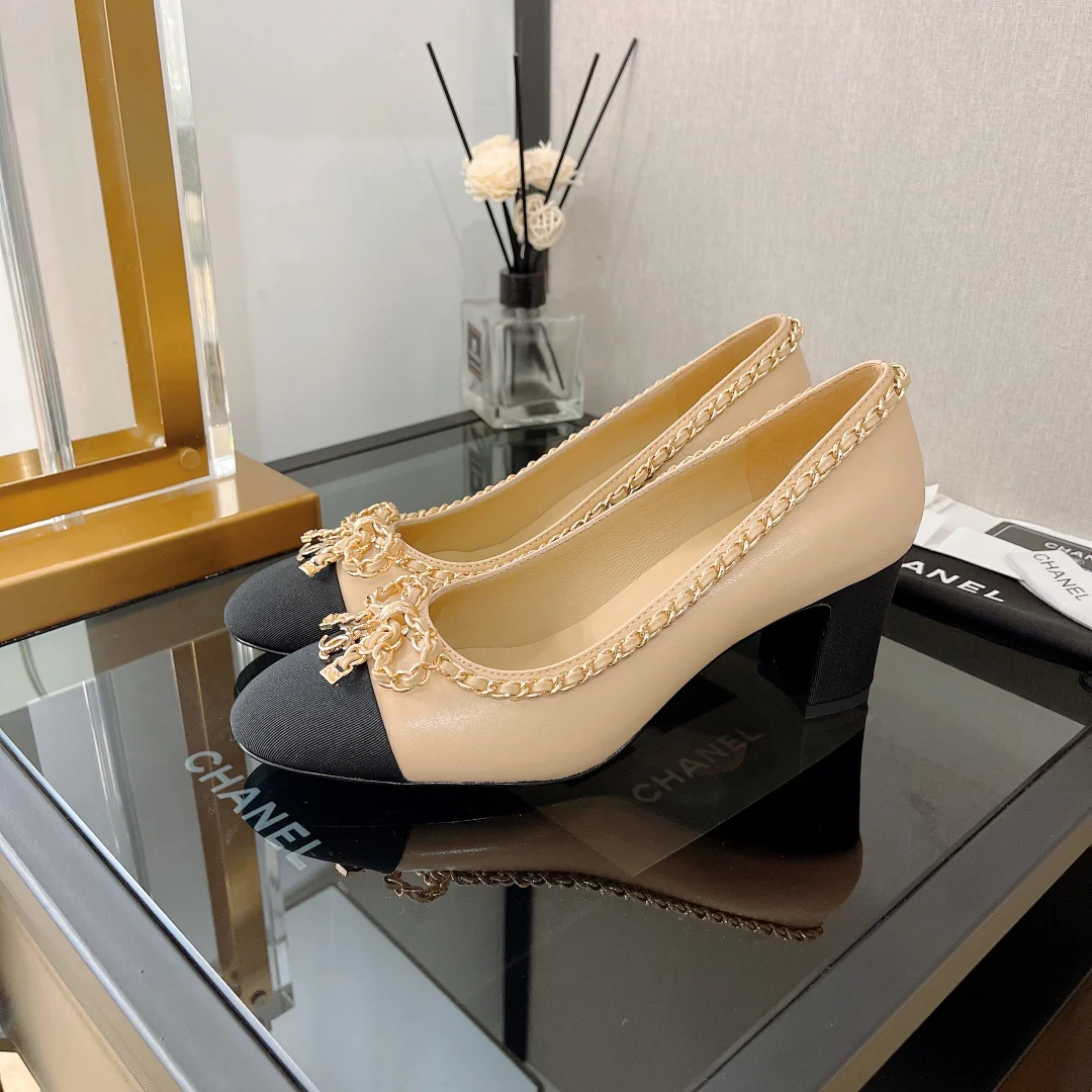 Туфли Chanel на массивном каблуке с цепочкой и бантом - из овечьей кожи - 6-5 см