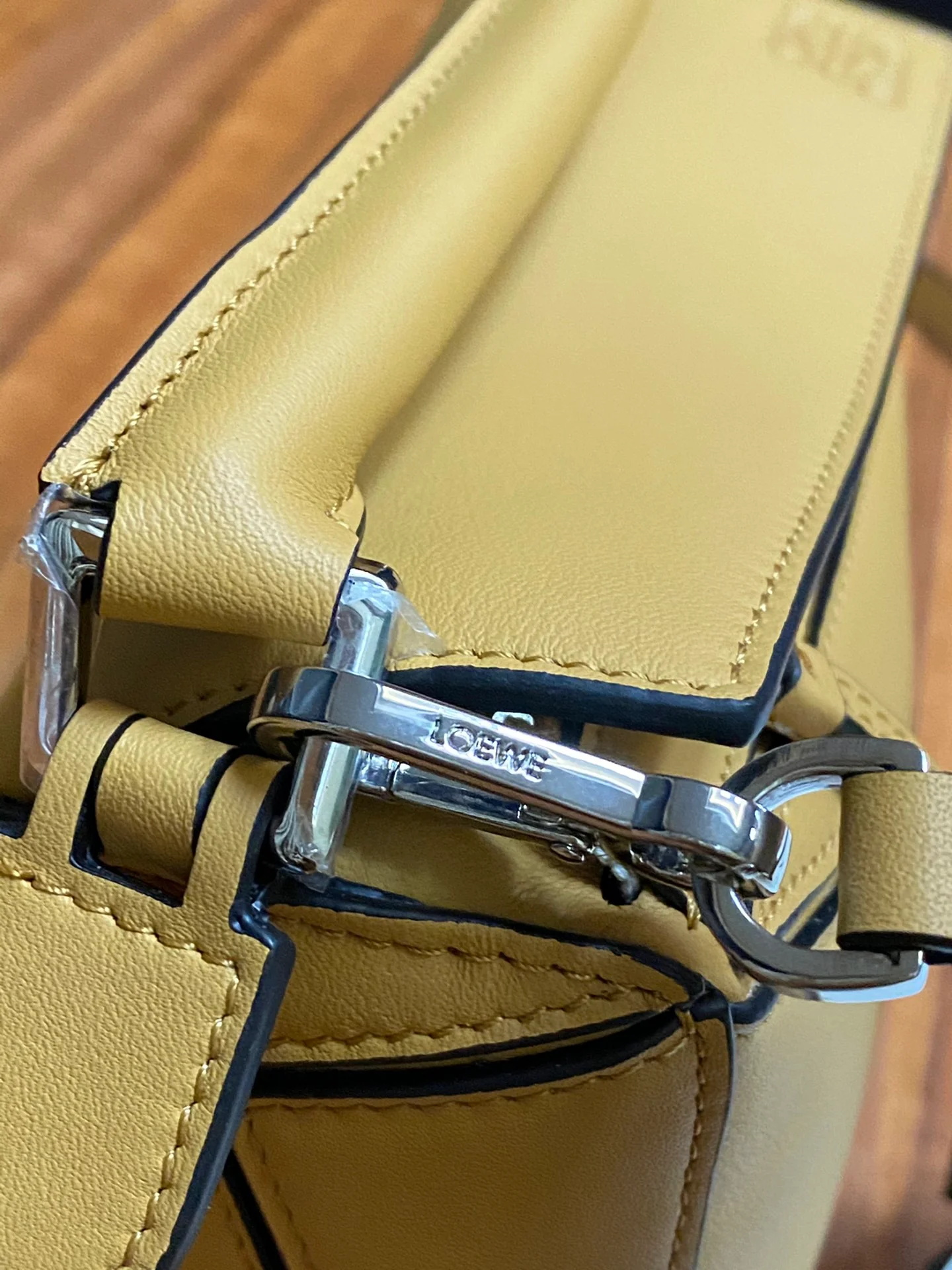 Мини-сумка Loewe Puzzle Bag из телячьей кожи - 14