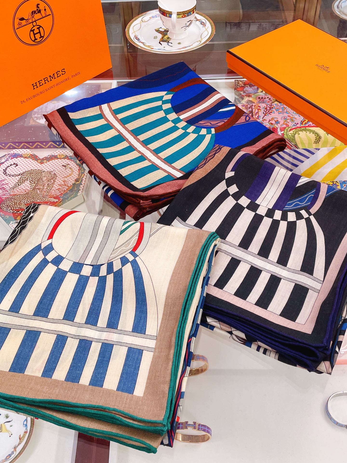 Шарф Hermes Fantasy Saddle Square Scarf - 140 см - 70% кашемир - 30% шелк