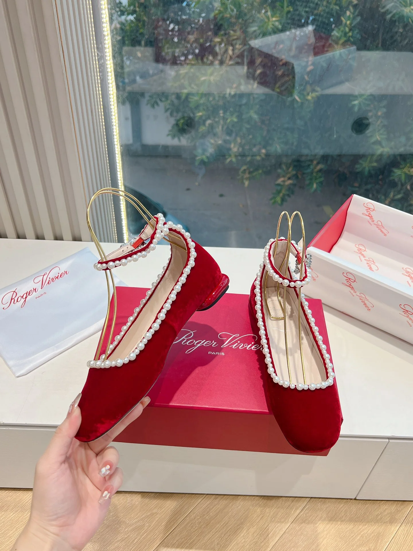 Туфли RV - балетки с круглым носком и жемчужной отделкой - красные