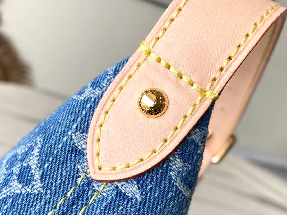 m82949-LV-hills-pochette джинсы-сумки подмышками