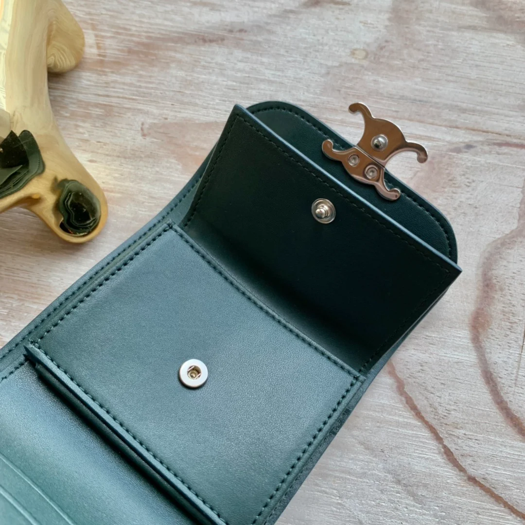 Celine TRIOMPHE 小号亮泽羊皮翻盖钱包-墨绿