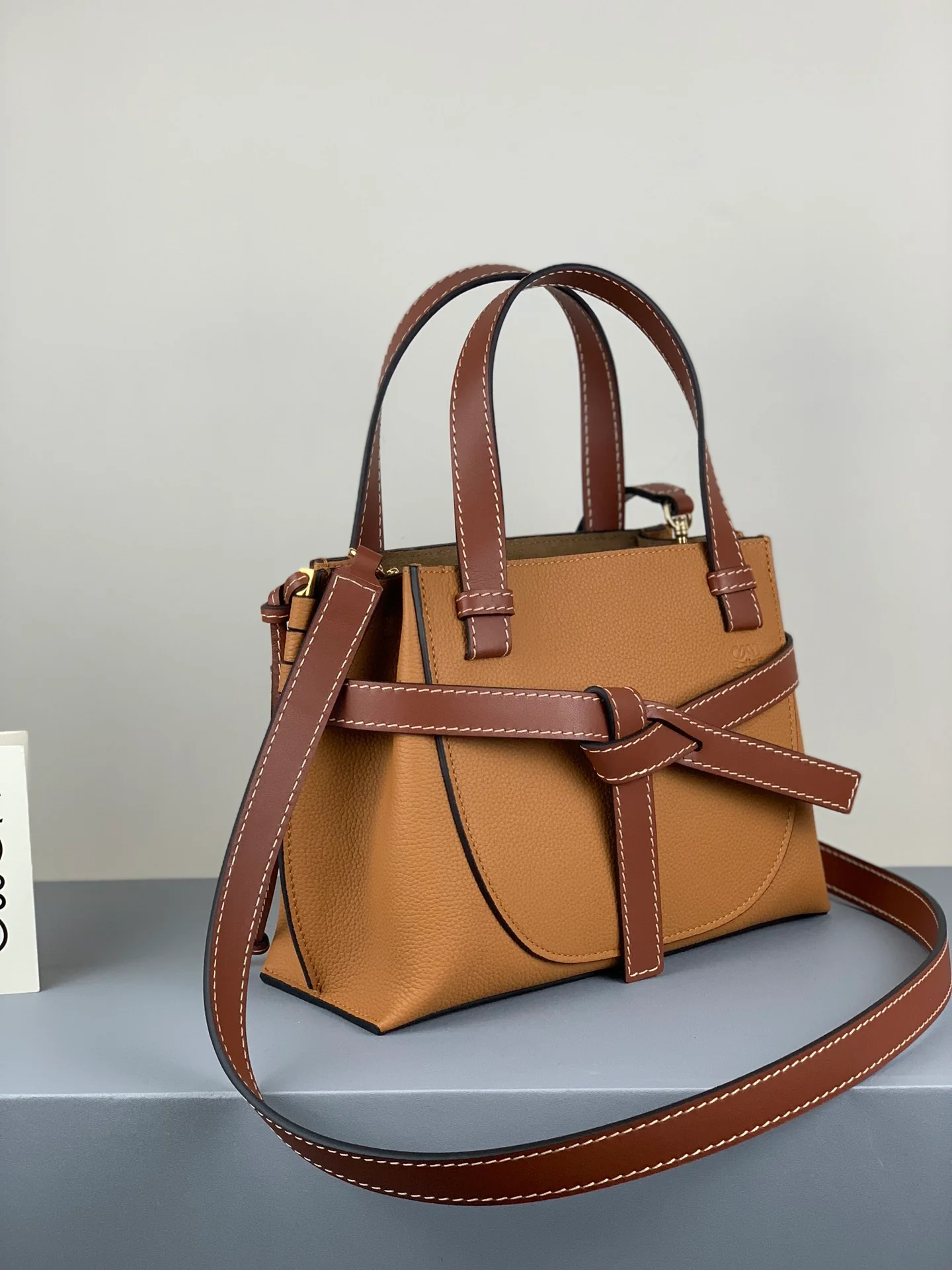 Мини-сумочка Loewe-gate