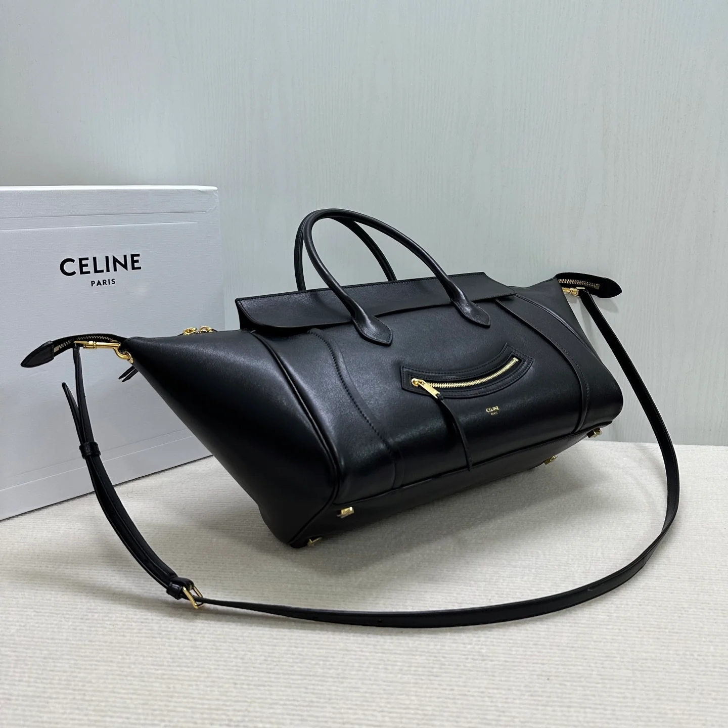 Новая модель багажа Celine, новая версия, сумка с изображением смайлика, черная.