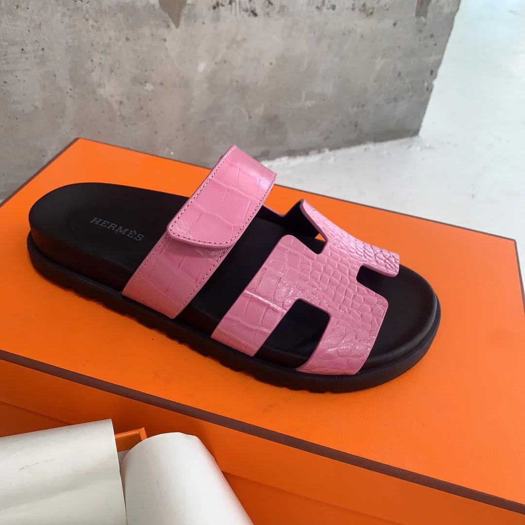Тапочки Hermes из крокодиловой кожи - розовые