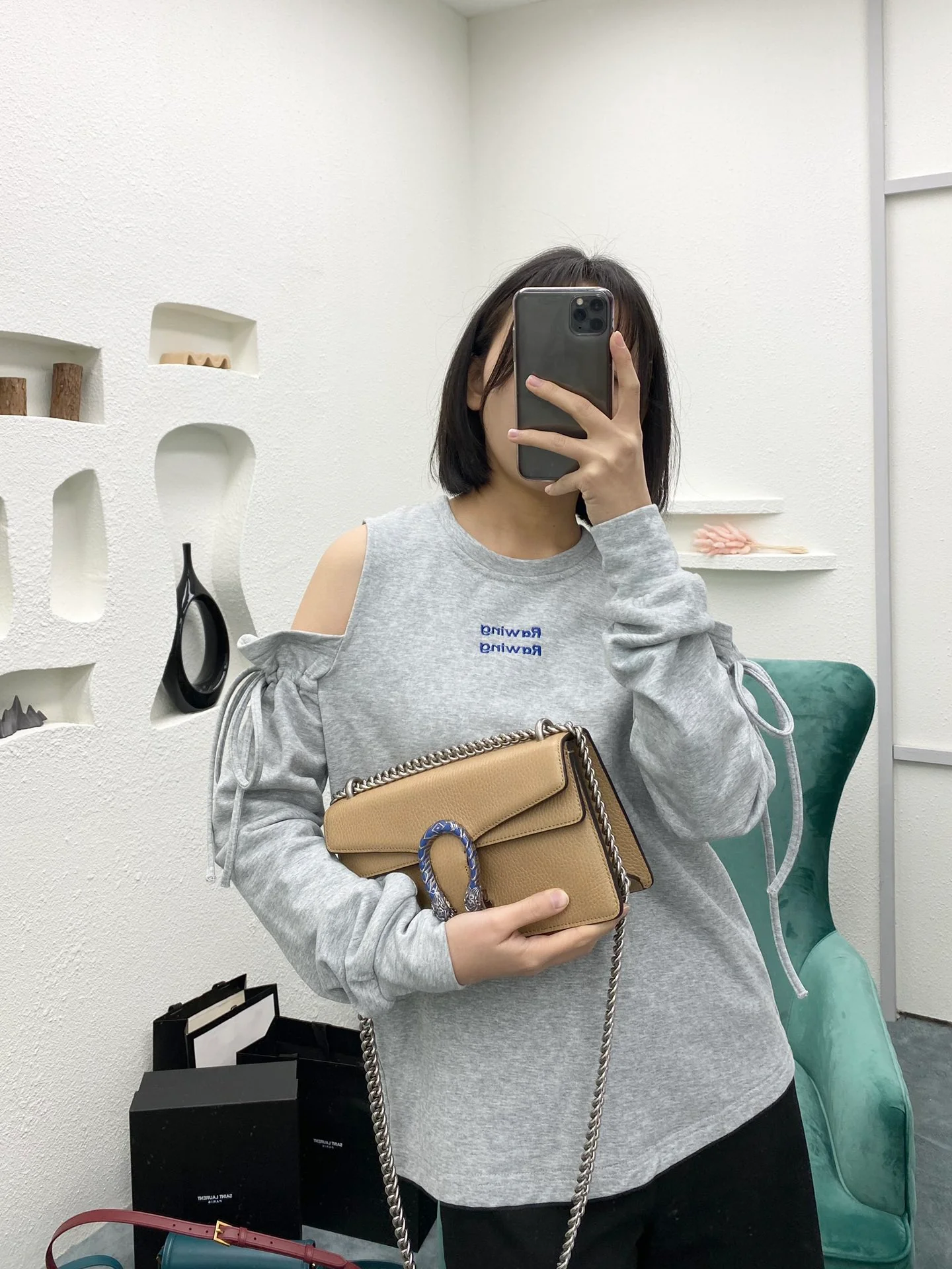 Сумка Gucci Dionysus абрикосового цвета с фактурой 