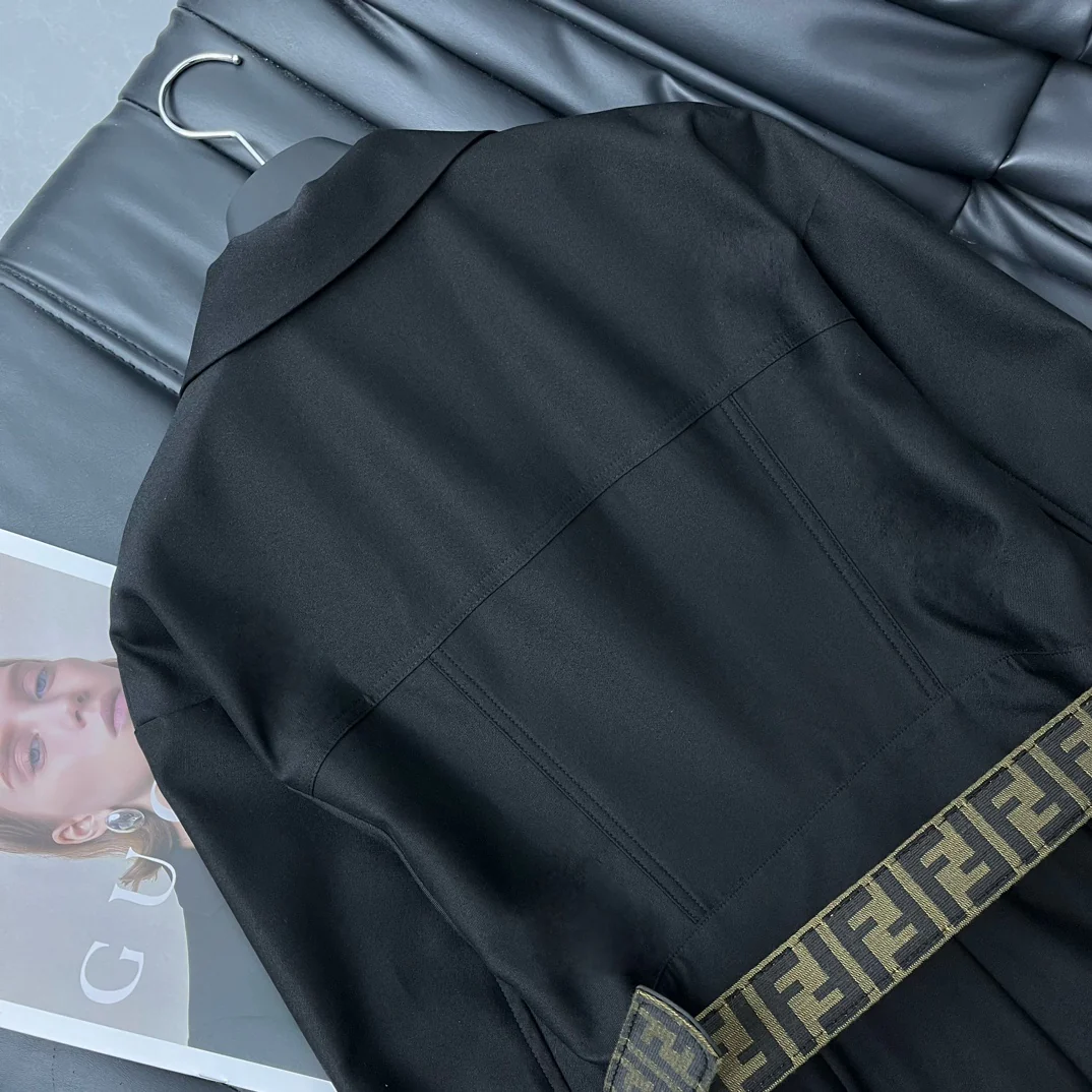 Fendi - 2403-24 Новинка: Комбинезон с поясом