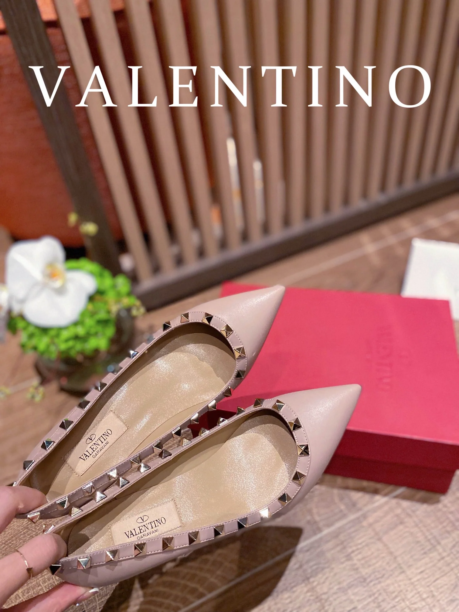Классические туфли на среднем каблуке Valentino - розовые