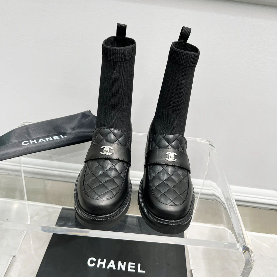 Весенняя коллекция Chanel 2022 — Ботильоны/Лоферы