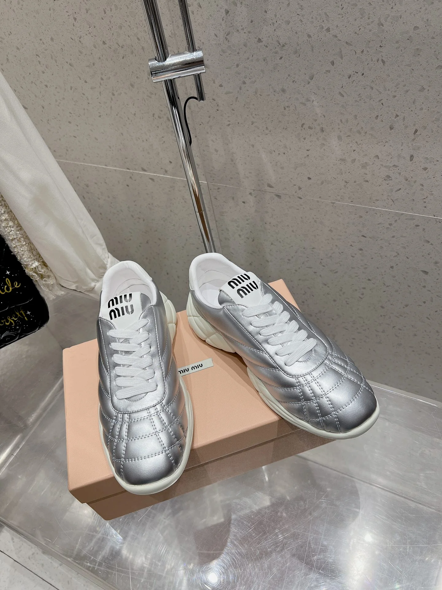 Miu Miu - Бейсбольные кроссовки с закругленным носком - Серебристые