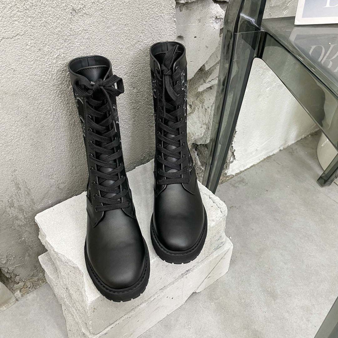 Fendi - Высокие сапоги на шнуровке - Черные