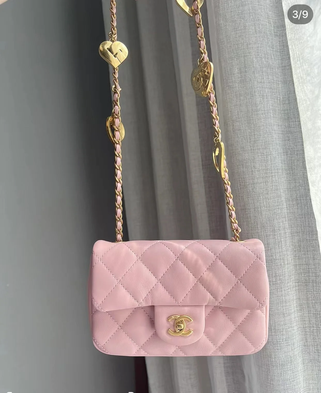 Новинка сезона осень/зима 2022 от Chanel - Сумка CF с подвеской в ??виде сердца на цепочке - Лимитированная серия - Розовая