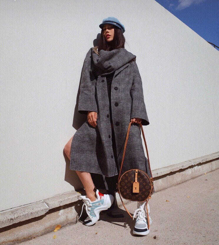 Круглая сумка LV