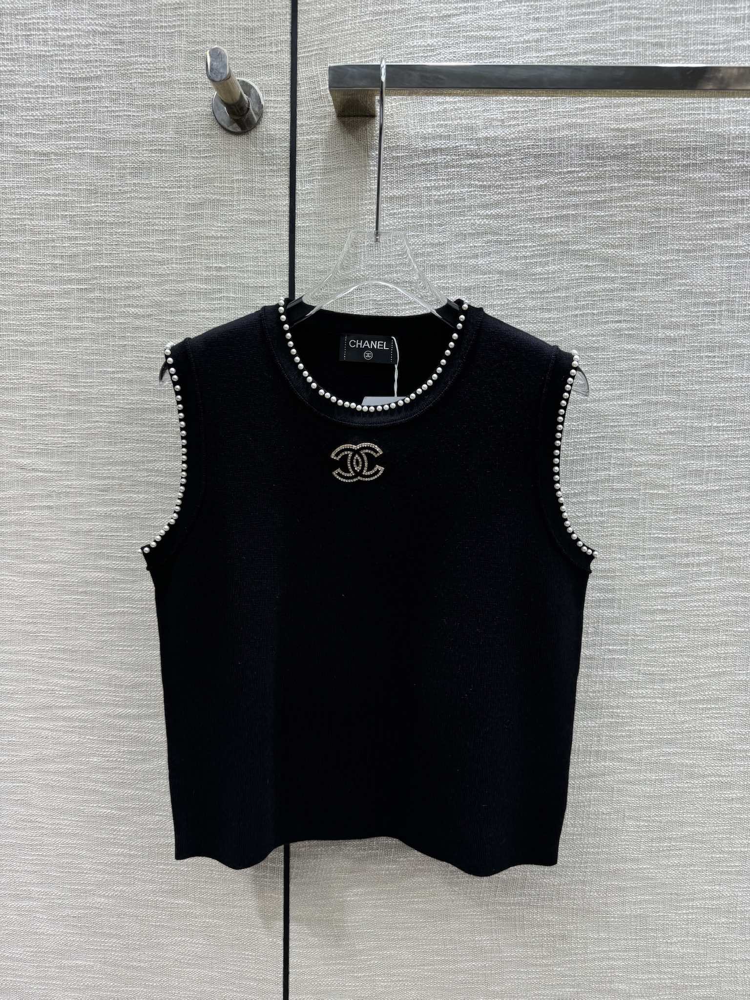 Жилет Chanel-2403 из плотной вязки с бисером-1