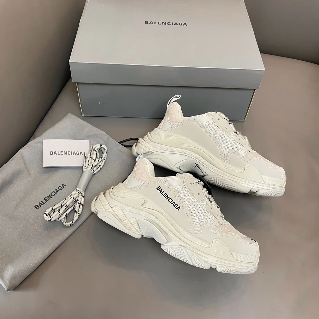 Кроссовки Balenciaga Triples на платформе, спортивные, массивные, белые.