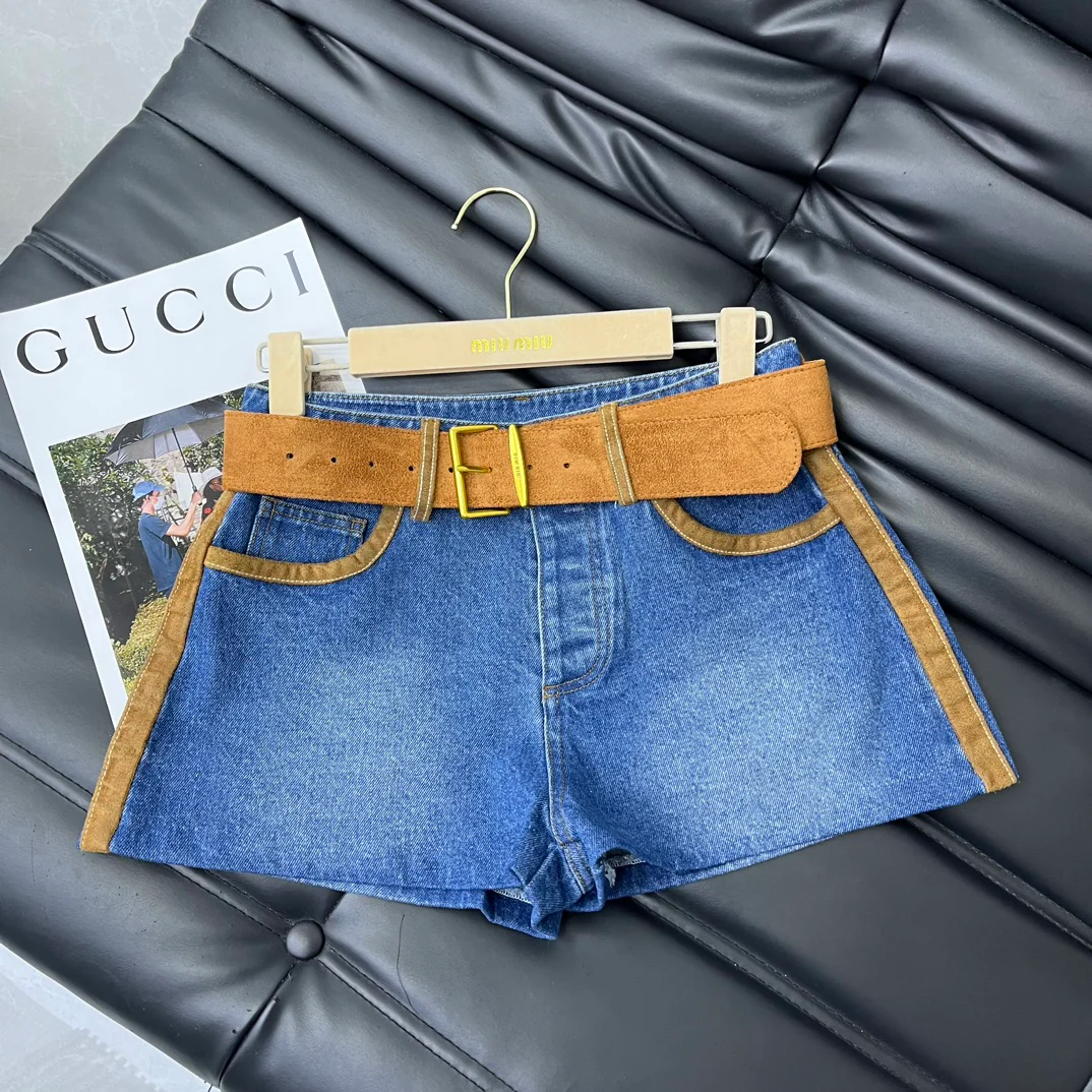 Miu Miu - 2404-24 Новинка: Комплект из двух предметов: шорты и пояс из оленьей кожи с лоскутным узором