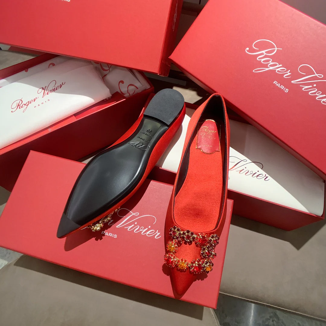 RV - Плоское дно - Шелк с застежкой из страз - Красный