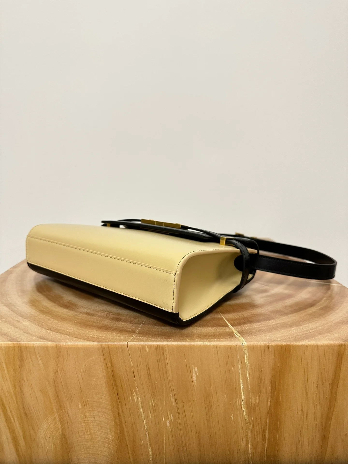 Зубочистка YSL Manhattan Texture, маленькая, черная и абрикосовая