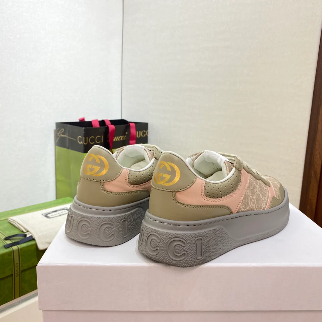 Белые кроссовки на платформе Gucci - унисекс - розовато-серые