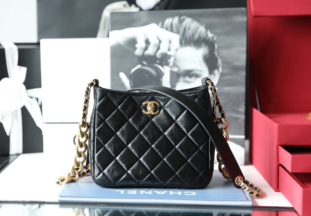 Коллекция Chanel Весна/Лето 2022 - Сумка-хобо