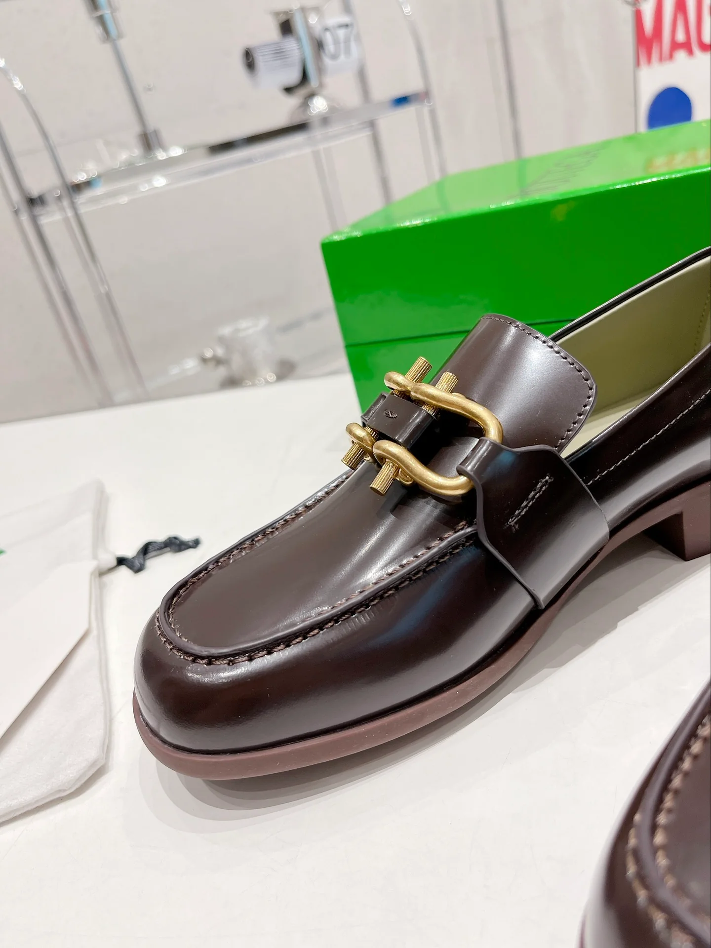 BV - Лоферы с пряжкой в ??форме подковы - Темно-коричневые