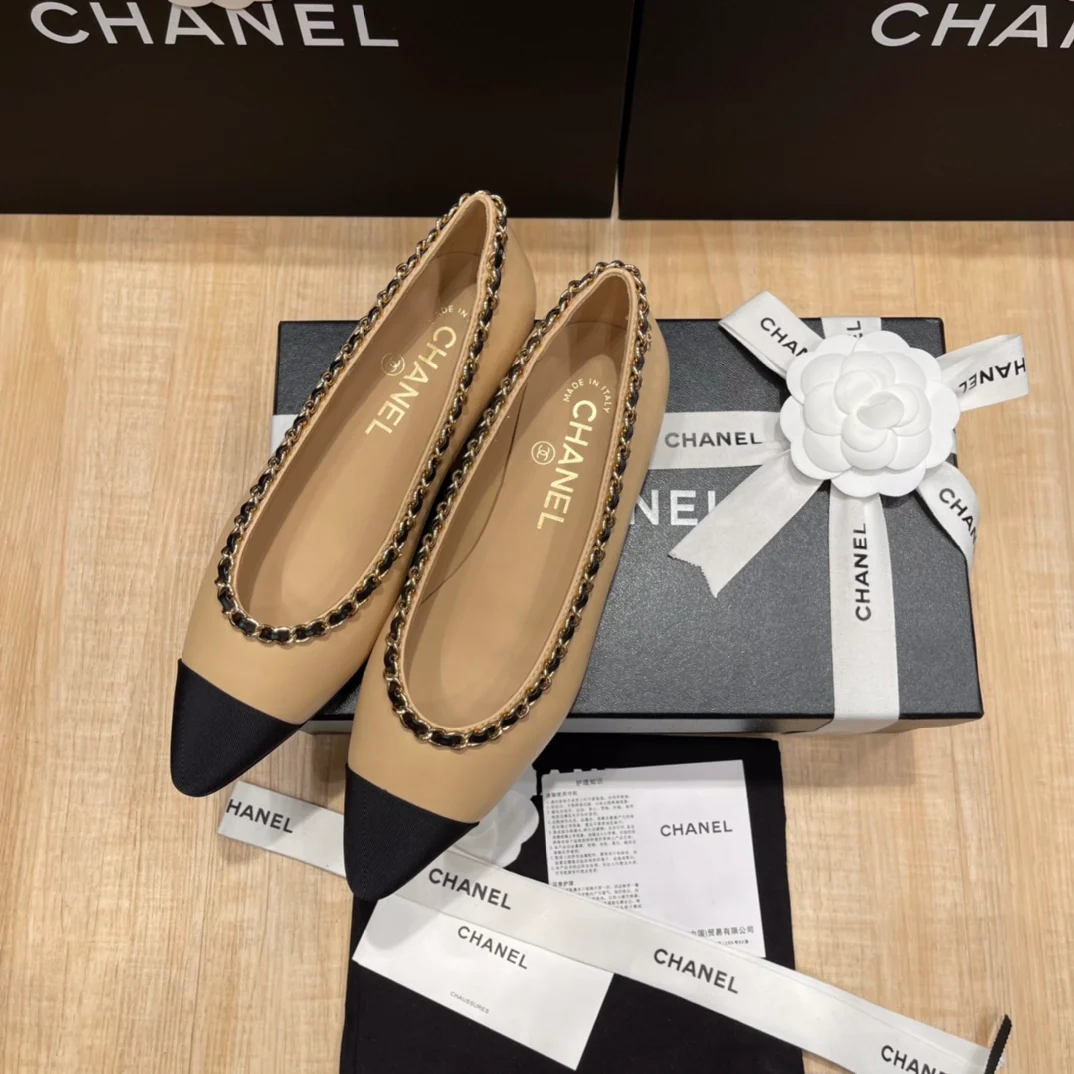 Chanel - Балетки с абрикосовой цепочкой