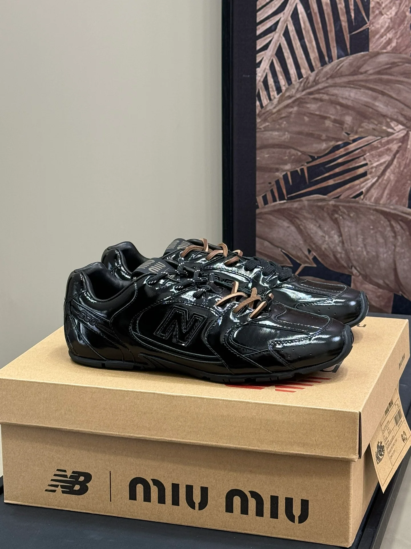 Miu Miu - Маленькие кожаные туфельки 2024 года - Лакированные черные